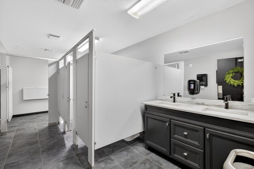 More Photos Of 1055 Teague Trl, Lady Lake Religious Facility For Sale