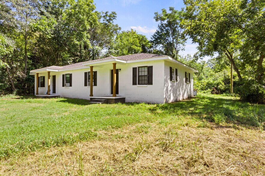 Primary Photo Of 1204 Evergreen St, Anderson Apartments For Sale