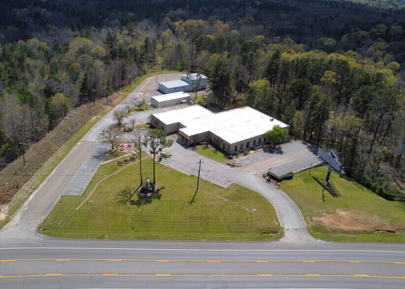 Primary Photo Of 9846 State Highway 31 E, Tyler Medical For Sale