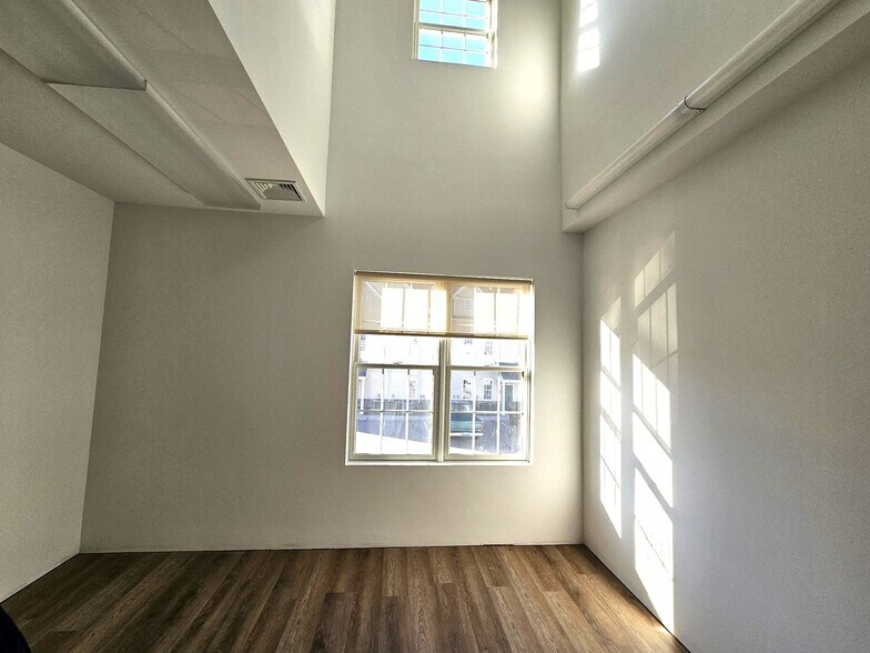 More Photos Of 5 Walter E Foran Blvd, Flemington Medical For Lease