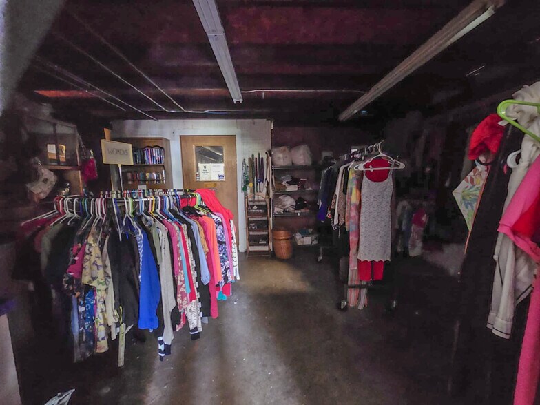 More Photos Of 1420 E Palestine Ave, Palestine Flex For Sale