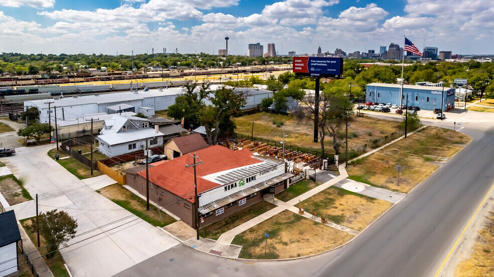 More Photos Of 1950 N Panam Expy, San Antonio Freestanding For Sale
