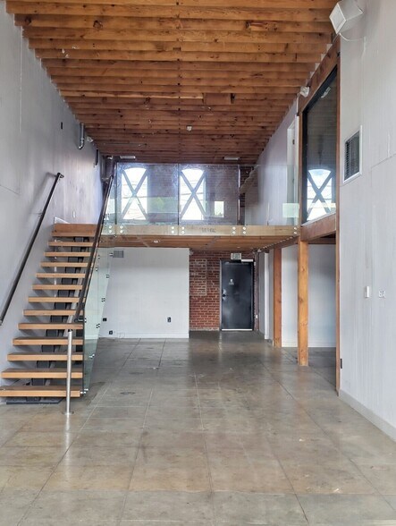 More Photos Of 4667 Hollywood Blvd, Los Angeles Apartments For Lease