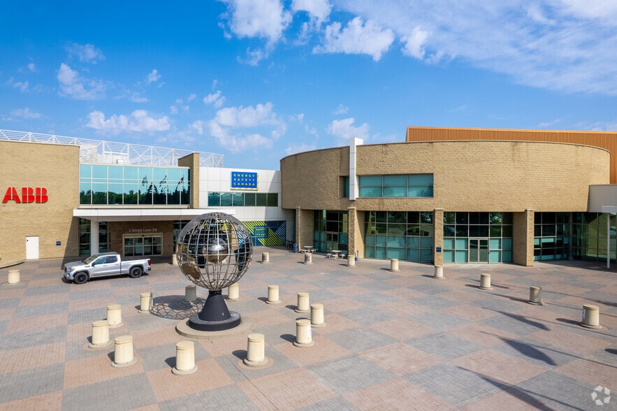 Primary Photo Of 2-10 Smed Ln SE, Calgary Distribution For Lease