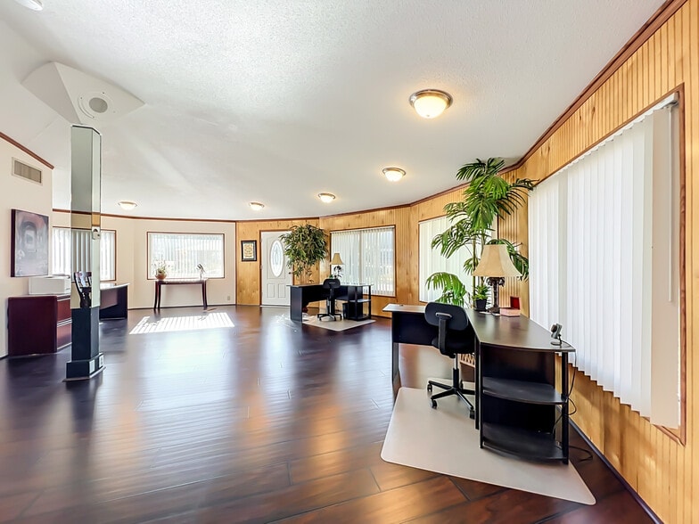 More Photos Of 811 S Bay St, Eustis Storefront Retail Office For Sale