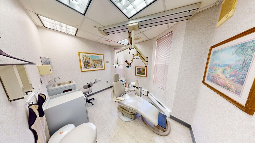 More Photos Of 1718 E 17th St, Brooklyn Office Residential For Lease