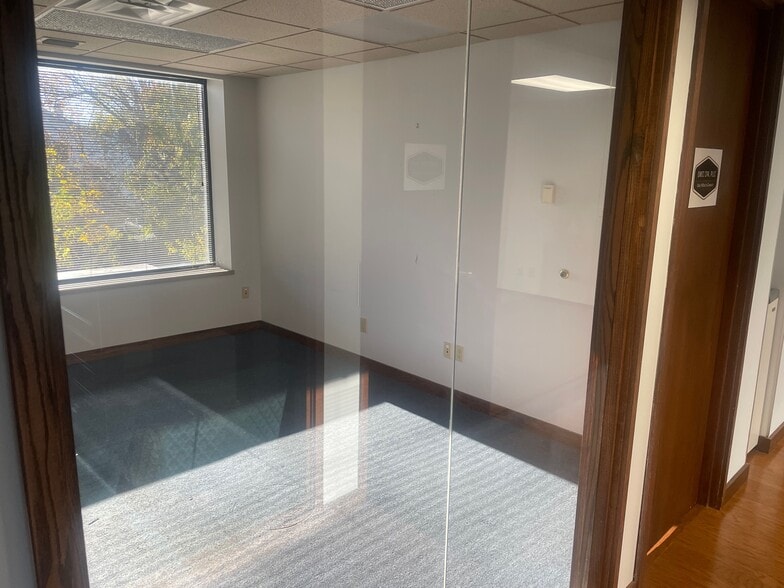 More Photos Of 2216 Dixie Hwy, Fort Mitchell Loft Creative Space For Lease