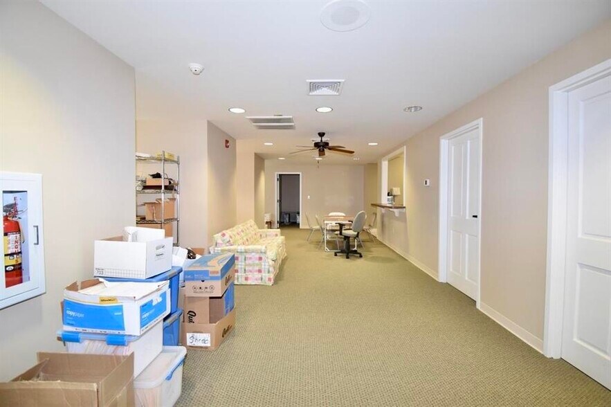 More Photos Of 209 Oil Well Rd, Jackson Healthcare For Lease