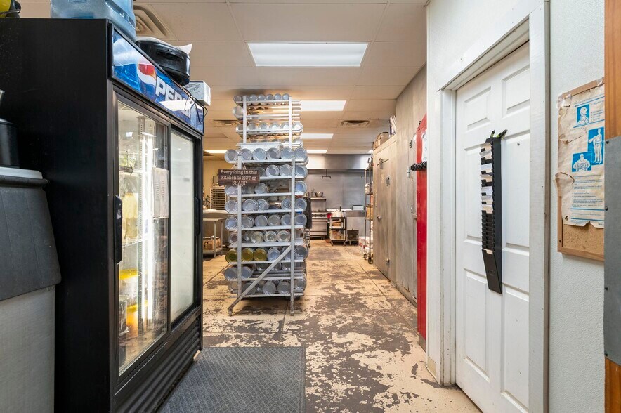 More Photos Of 412-414 Main St, Windom Restaurant For Sale