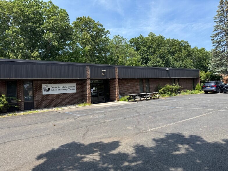 More Photos Of 14 Computer Dr W, Colonie Office For Lease