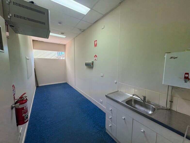 More Photos Of 158 Auburn St, Goulburn Office For Lease