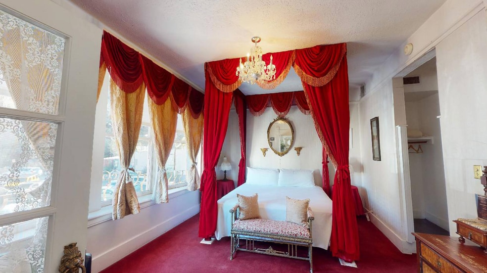 More Photos Of 61 Main St, Bisbee Hotel For Sale