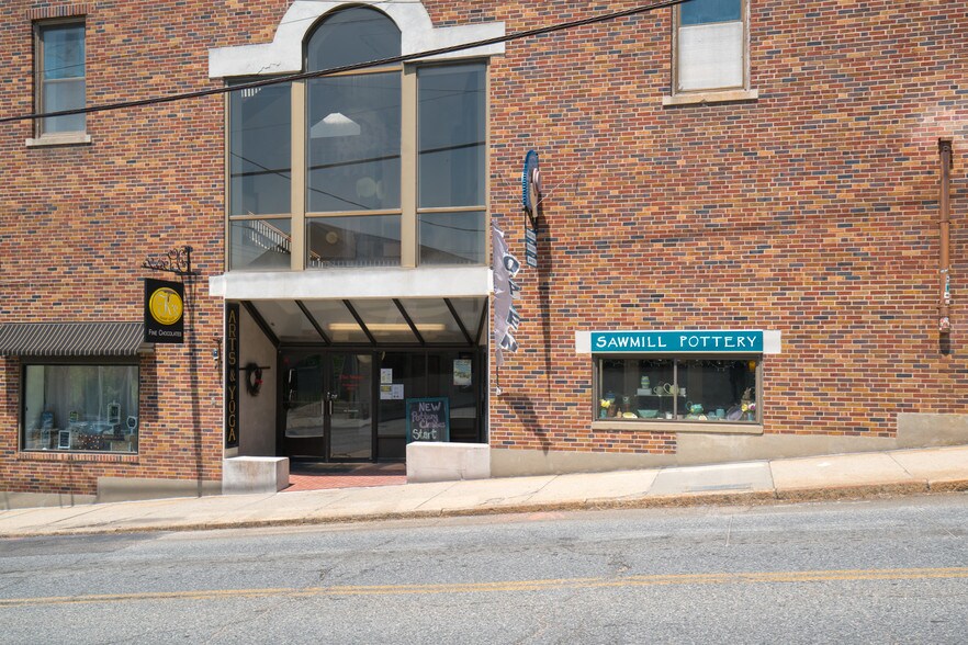 More Photos Of 112 Main St, Putnam Storefront Retail Office For Lease