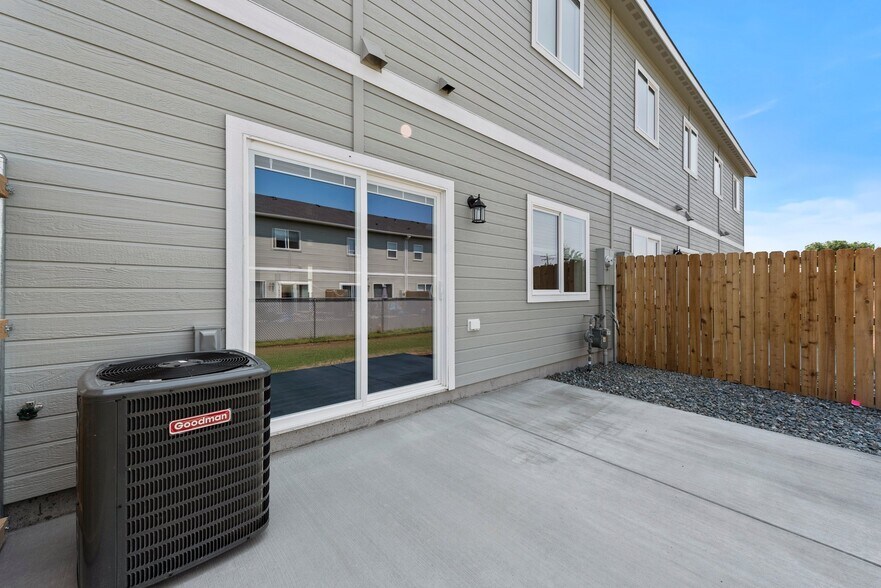 More Photos Of 560 Park Springs Ave, Baker City Apartments For Sale