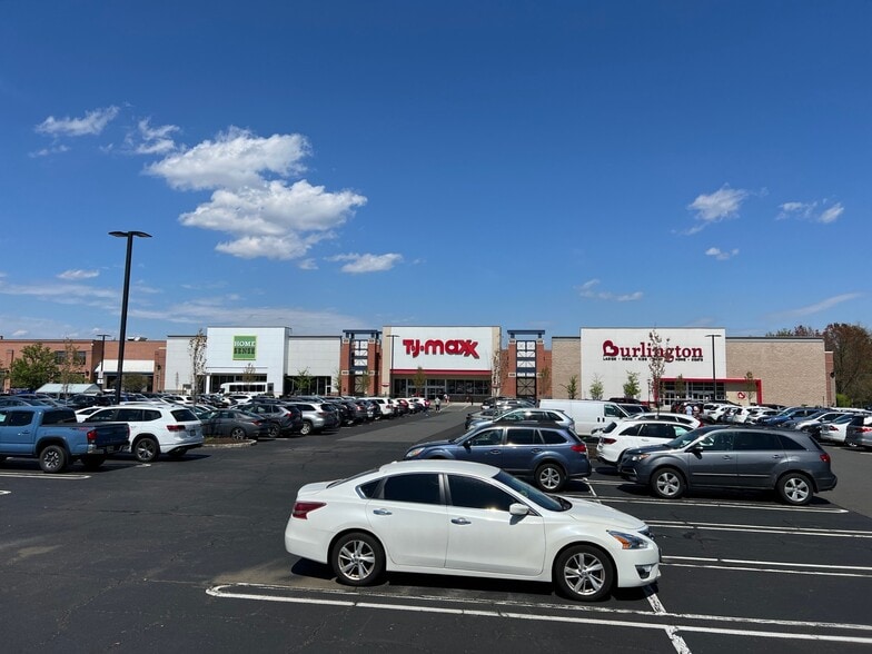 More Photos Of 111-701 Nassau Park Blvd, Princeton Unknown For Lease