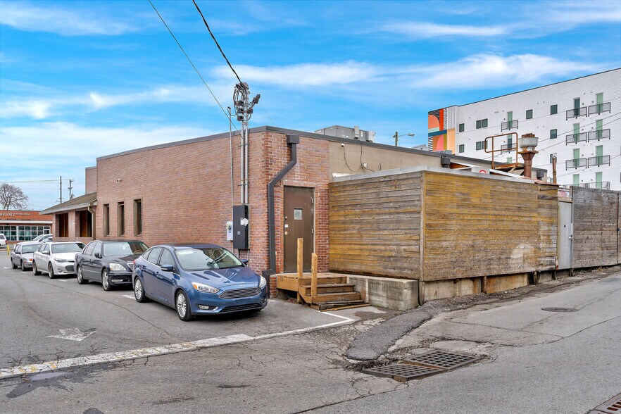 More Photos Of 900 Main St, Nashville Storefront Retail Office For Lease