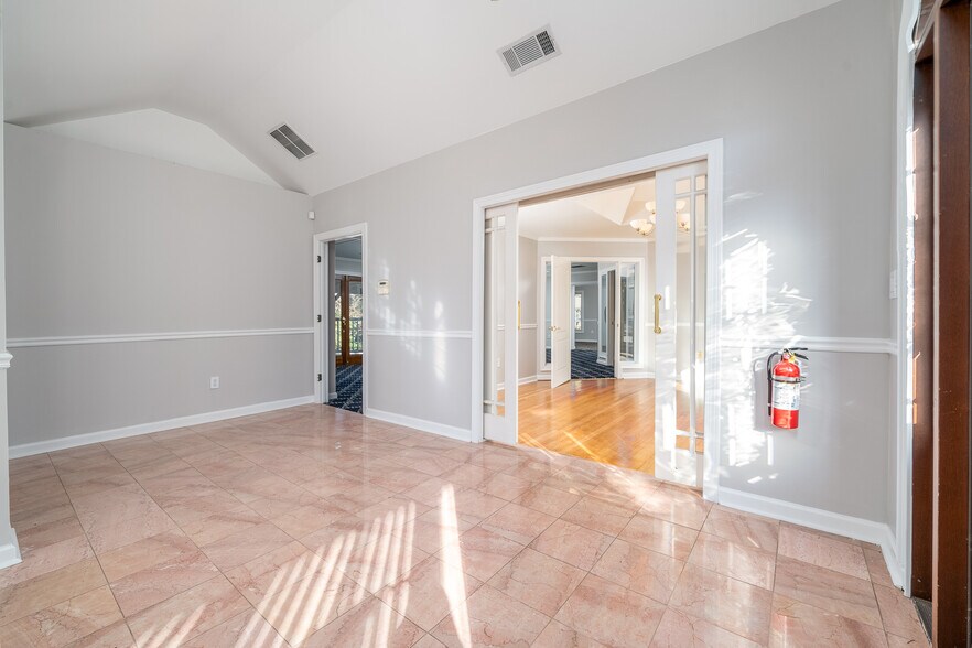 More Photos Of 3136 Clairmont Rd NE, Brookhaven Medical For Sale