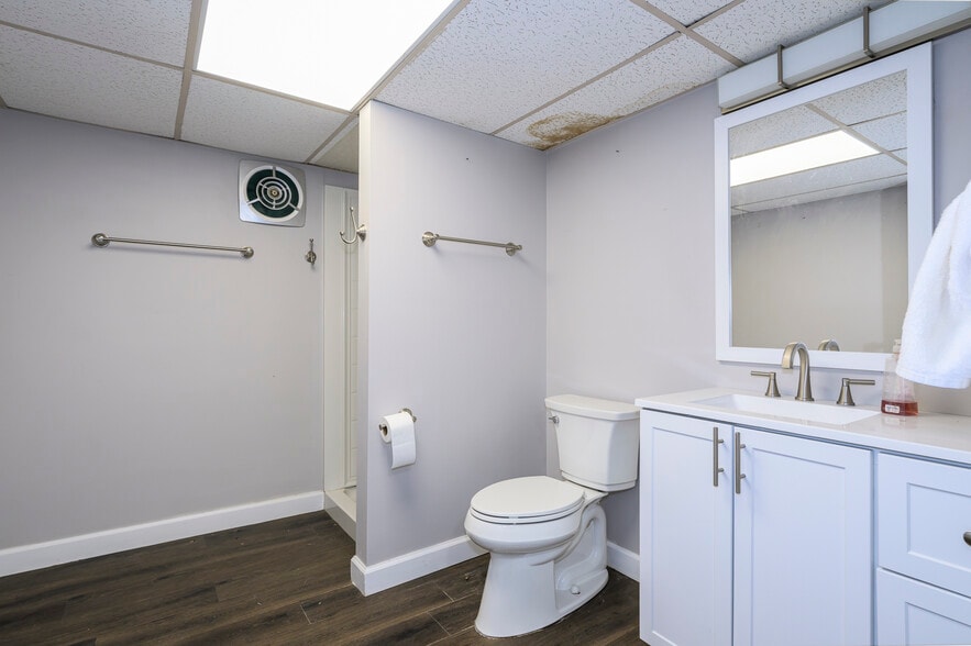 More Photos Of 4374-4382 W Pine Blvd, Saint Louis Office For Sale