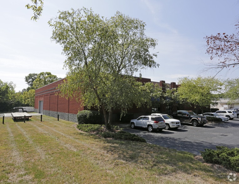 More Photos Of 9325 Forsyth Park Dr, Charlotte Warehouse For Sale