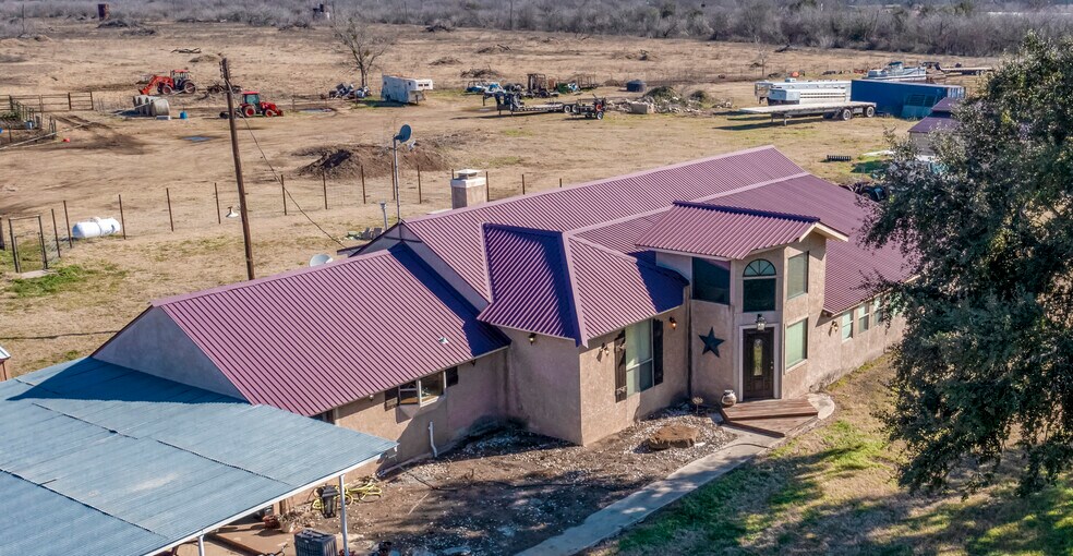 More Photos Of 1226 San Marcos Hwy, Luling Land For Sale