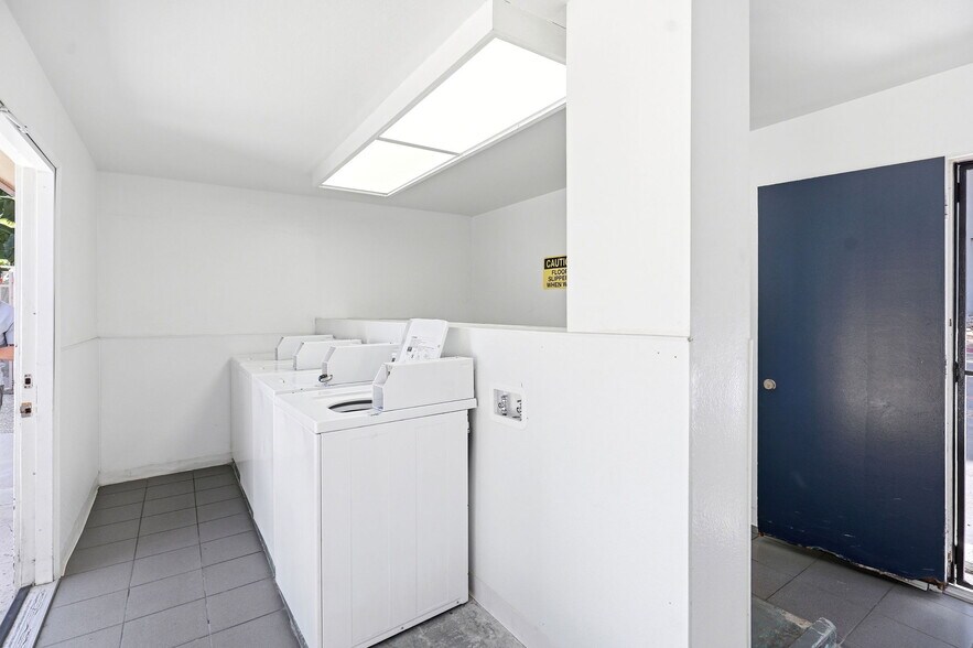 More Photos Of 4881 Rolando Ct, San Diego Apartments For Sale