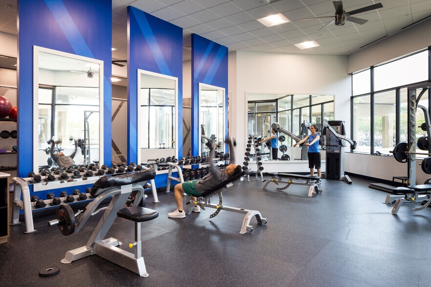 More Photos Of 125 E John Carpenter Fwy, Irving Office For Lease