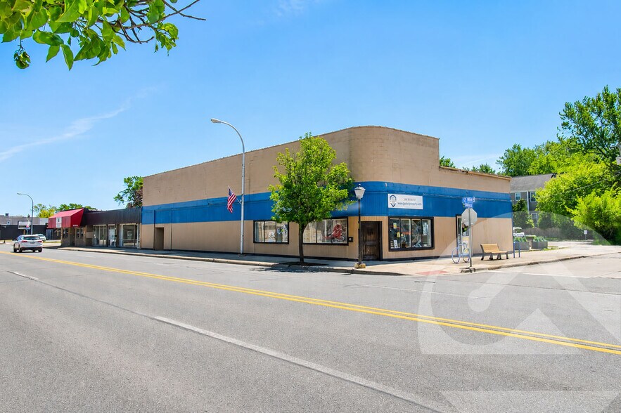 Primary Photo Of 3961-3995 12 Mile Rd, Berkley Freestanding For Sale