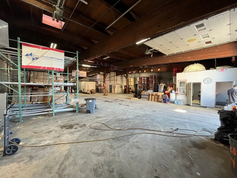 More Photos Of 108 Clematis Ave, Waltham Unknown For Lease