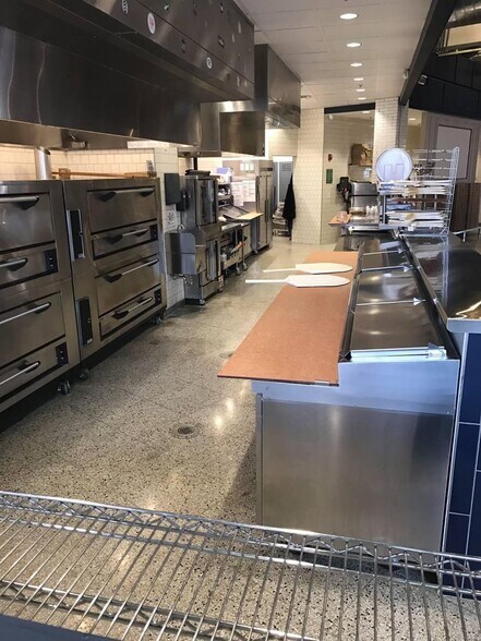 More Photos Of 3121 Broadway St, Paducah Storefront Retail Office For Sale