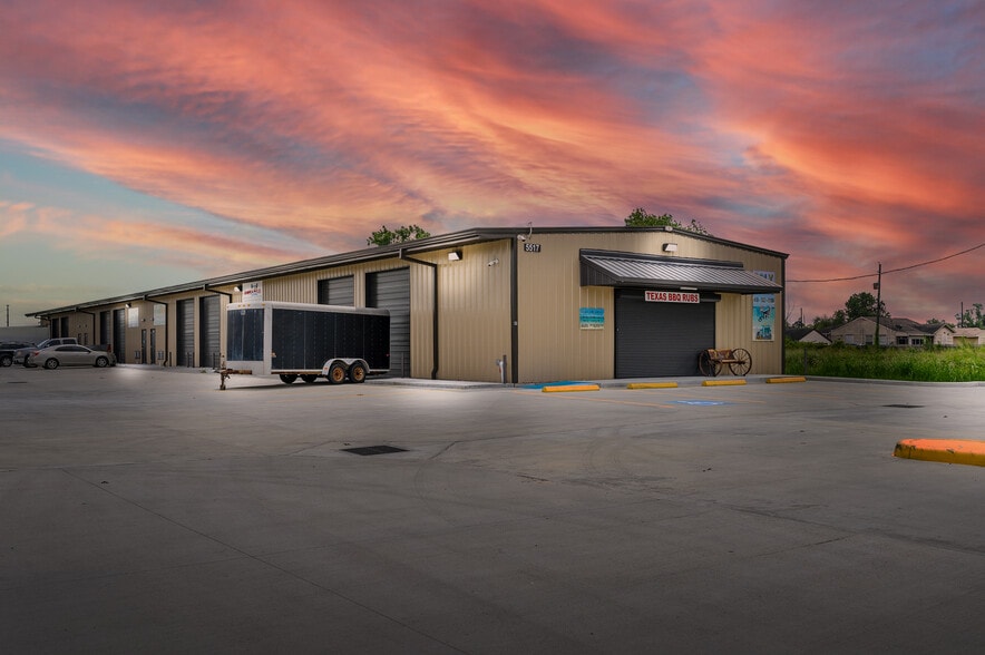 More Photos Of 5517 Fm 2004 Rd, Hitchcock Industrial For Lease
