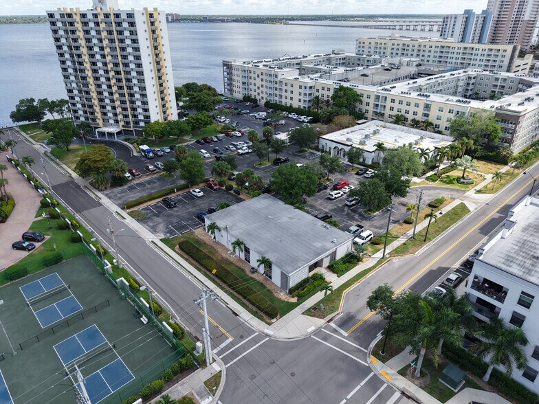 More Photos Of 2286 W 1st St, Fort Myers Office For Lease
