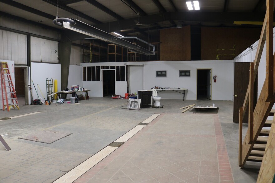 More Photos Of 1425 9th Ave, Council Bluffs Warehouse For Lease