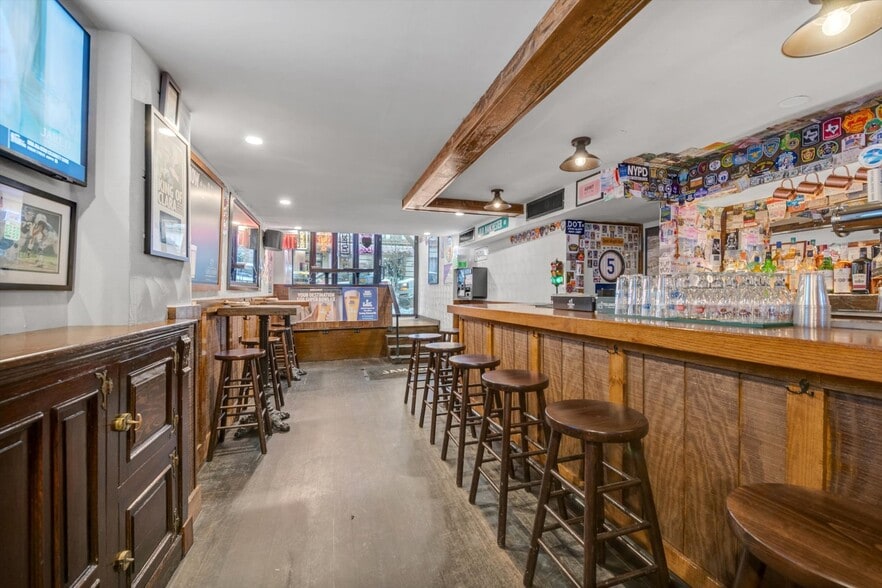 More Photos Of 247 E 50th St, New York Apartments For Sale