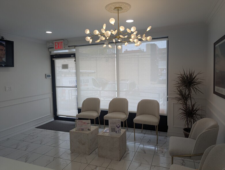 Primary Photo Of 20214 45th Ave, Bayside Medical For Lease