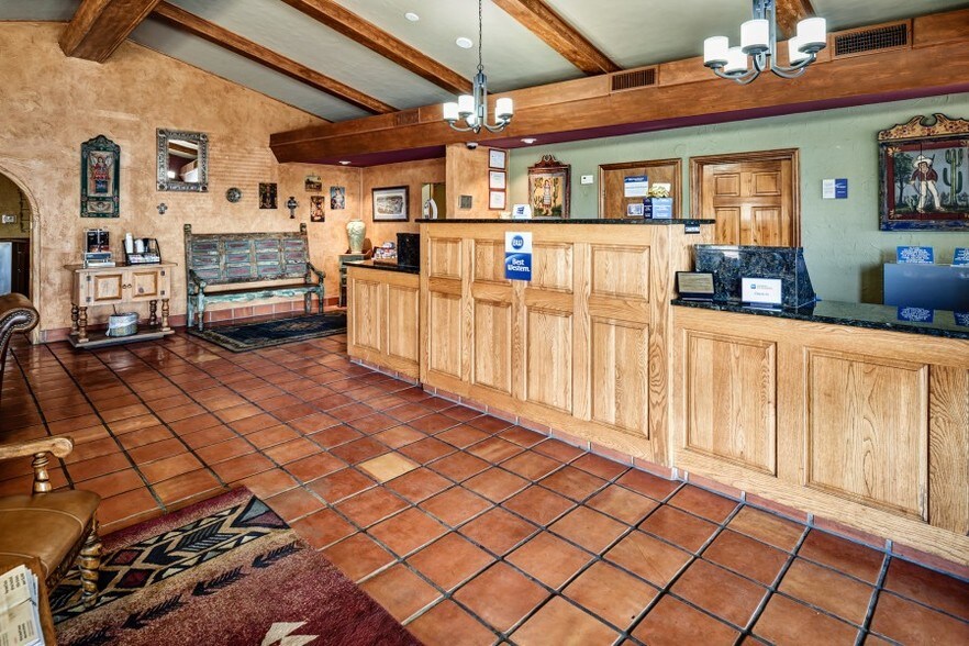 More Photos Of 1765 S Main St, Las Cruces Hotel For Sale