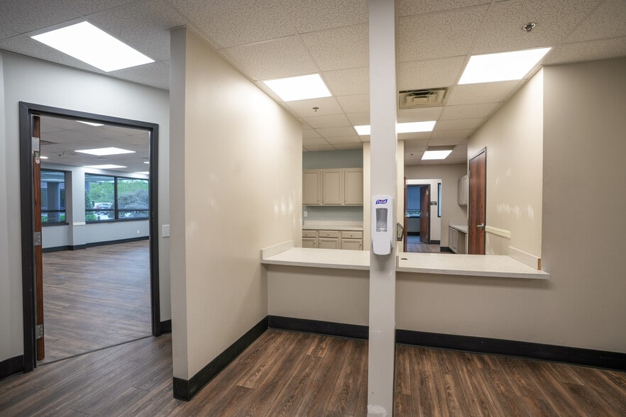 More Photos Of 120 Prosperous Pl, Lexington Office For Lease