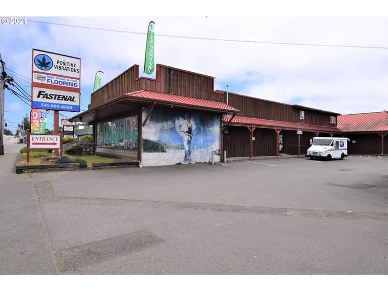 More Photos Of 1195 Newmark Ave, Coos Bay Storefront Retail Residential For Lease