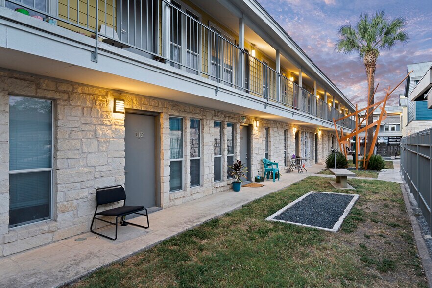 More Photos Of 2526 Durwood St, Austin Apartments For Sale