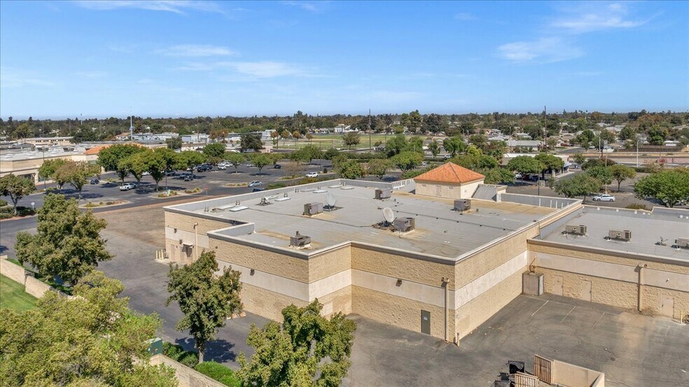 More Photos Of 580 N 11th Ave, Hanford Freestanding For Lease