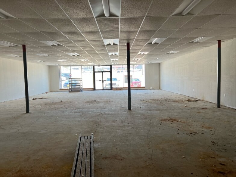 More Photos Of 1024-1040 NW 38th St, Lawton Freestanding For Lease