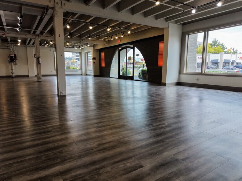 More Photos Of 16705 Southcenter Pky, Tukwila Freestanding For Lease