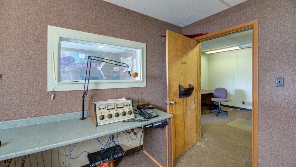 More Photos Of 5816 NY-30, Amsterdam Specialty For Sale