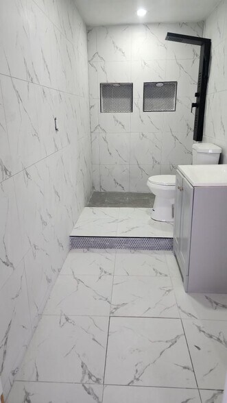 More Photos Of 1720 Harrison St, Hollywood Office Residential For Sale