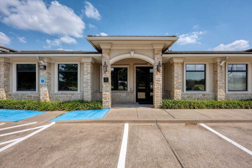 More Photos Of 6513 Preston Rd, Plano Medical For Sale