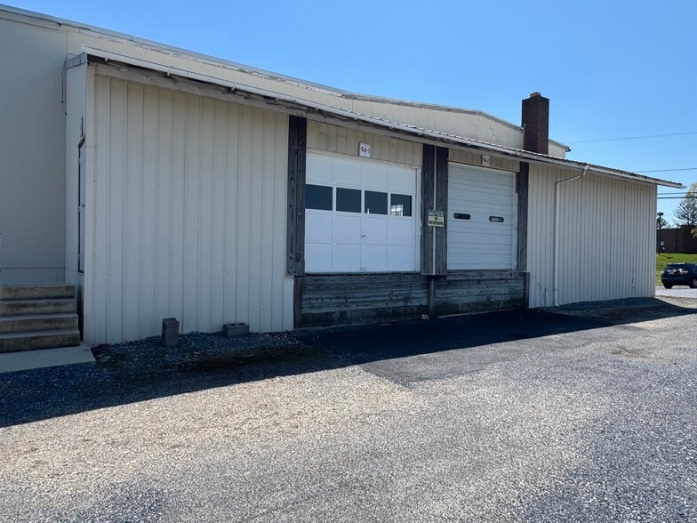 Primary Photo Of 96 Main st, Reinholds Warehouse For Lease