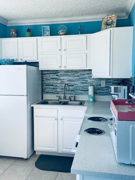 More Photos Of 3401 NE 10th St, Pompano Beach Hotel For Sale