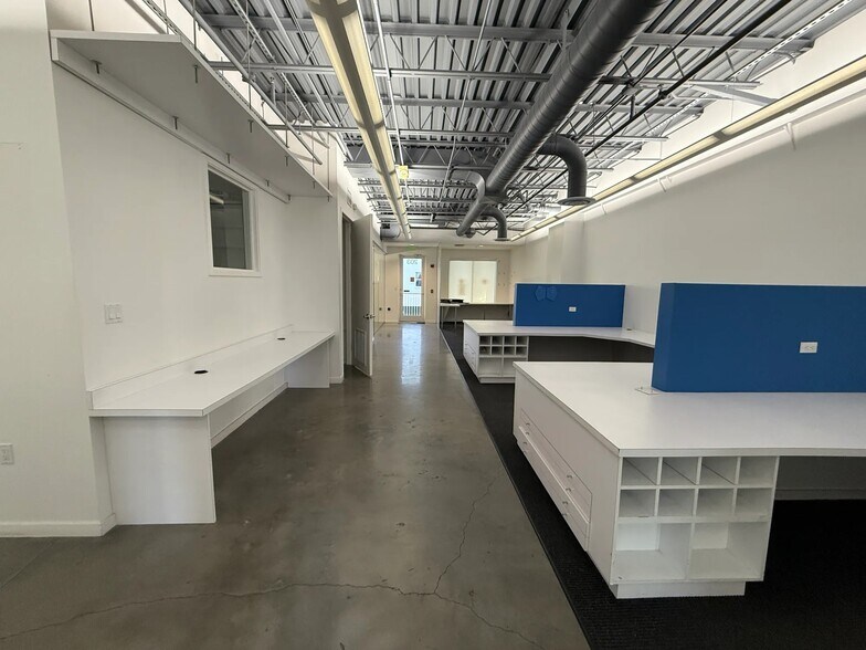More Photos Of 1348-1358 Fruitville Rd, Sarasota Office Residential For Lease