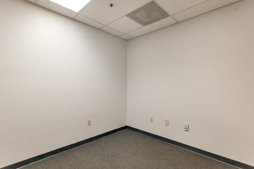 More Photos Of 2400 N Tenaya Way, Las Vegas Office For Sale