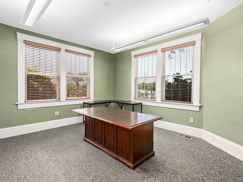 More Photos Of 141 Merrimon Ave, Asheville Office For Lease