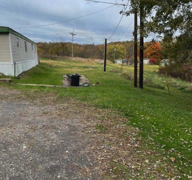 More Photos Of 134 Eugenes Loop, Follansbee Manufactured Housing Mobile Home Park For Sale